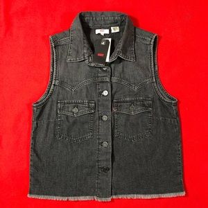 NWT Levi’s Womens Shirt Black Denim Top Faded Frayed Sleeveless Cropped Vest XS